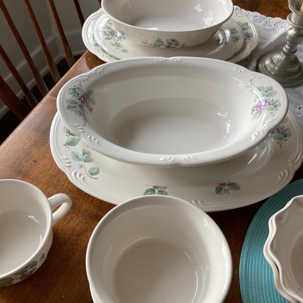 Phaltzgraff Grapevine